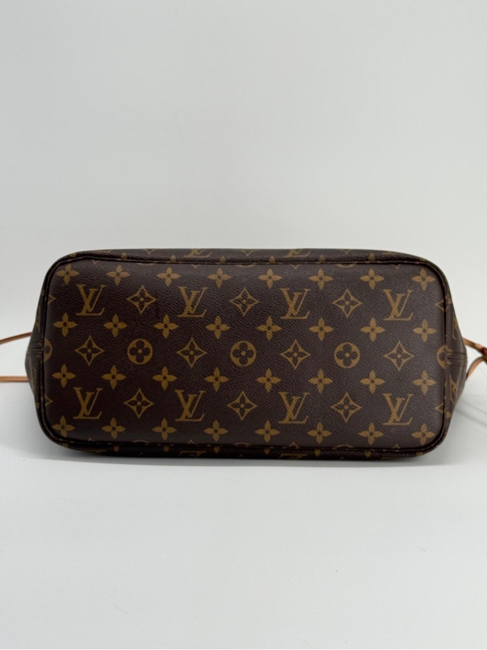 Louis Vuitton Neverfull MM Monogram Shopping Tote Bag w/ pouch - Picture 5 of 8